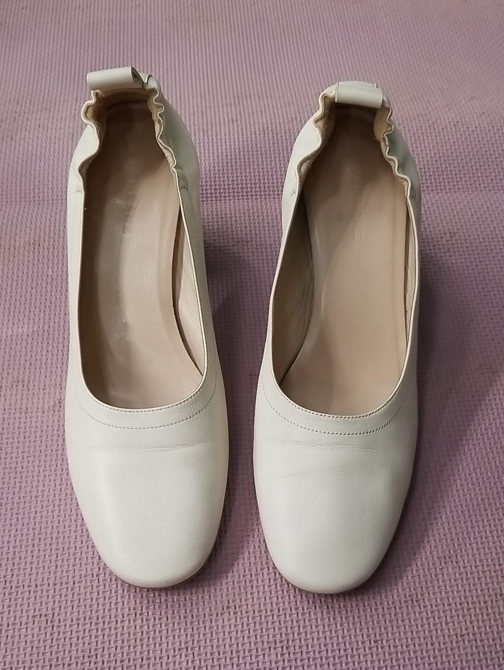 Everlane Off-White Leather Shoes with Elastic Back
